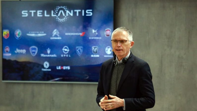 Stellantis, in fase finale test su motori per utilizzo eFuel