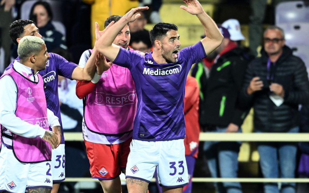 La Fiorentina perde 3-2 con il Lech Poznan ma va in semifinale