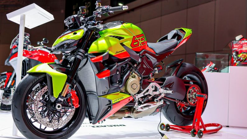 Debutta a Shanghai la Ducati Streetfighter V4 Lamborghini