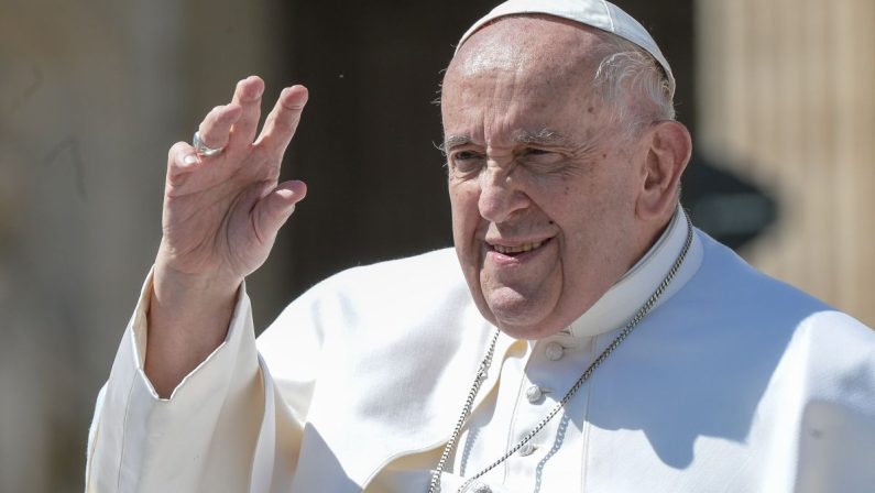 Papa Francesco “Serve una Chiesa che parli il linguaggio della carità”