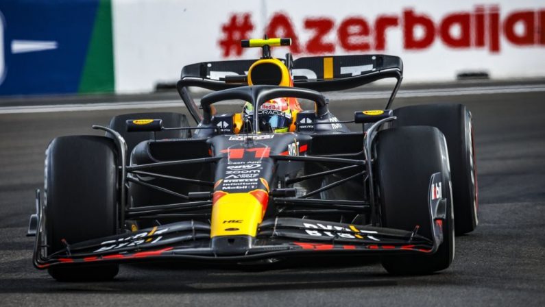Formula 1, Perez vince a Baku davanti a Verstappen, Leclerc sul podio