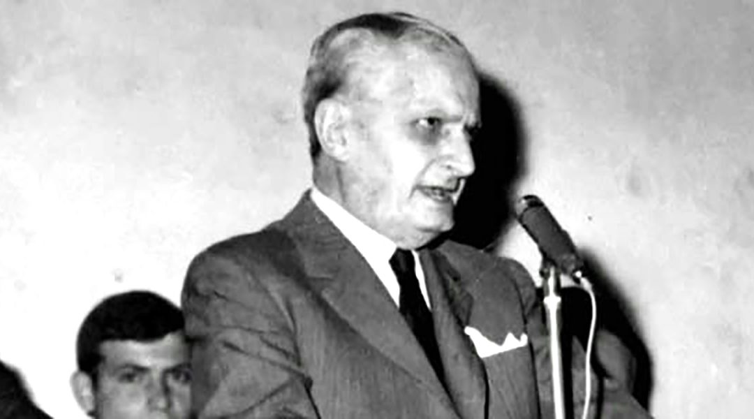 Fausto Gullo durante un comizio