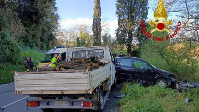 Tragedia in Umbria, due calabresi muoiono in un incidente stradale