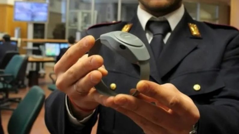 Minacce e percosse a compagna incinta: un arresto a Crotone