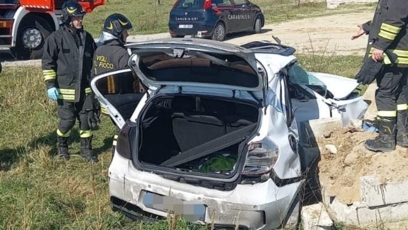 Auto fuori strada a San Floro, madre e figlia di pochi mesi in ospedale