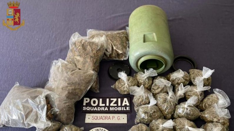 Rosarno, ai domiciliari con oltre tre chili di marijuana nascosti nel giardino