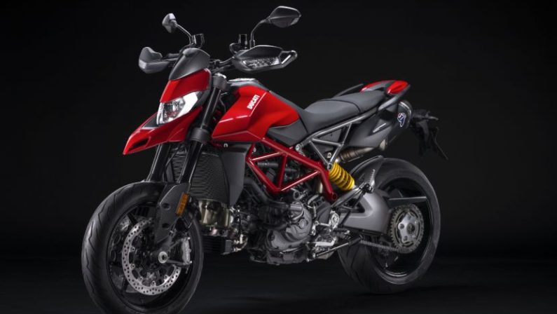 Ducati Hypermotard 950 ancora più dinamica con accessori Performance