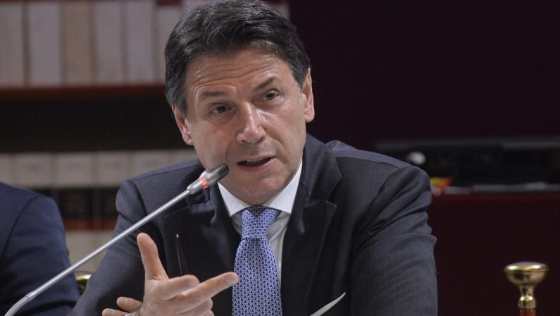 L'ex premier Giuseppe Conte aggredito da un no vax a Massa