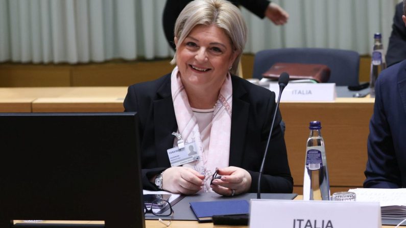 Calderone “No al salario minimo per legge, stimolare contrattazione”
