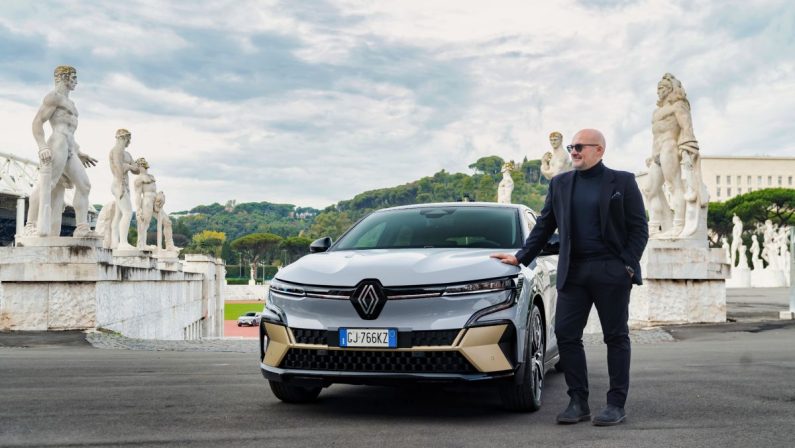 Renault lancia “re-w@rd” per i clienti di Megane E-Tech Electric