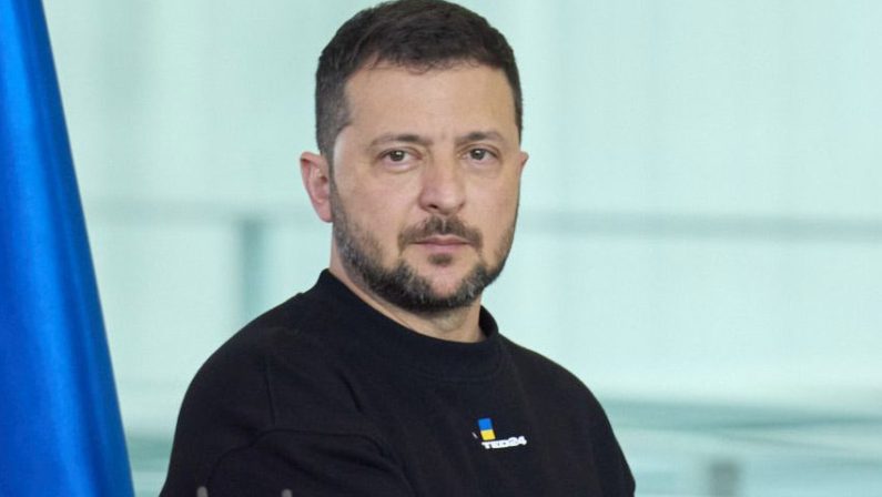 Ucraina, Zelensky “Avremo più armi, la vittoria si avvicina”
