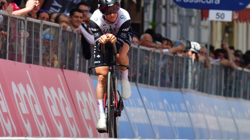 Ackermann vince l’11^ tappa, Thomas rimane in rosa