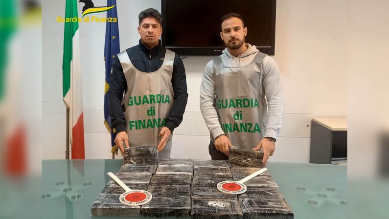 Viaggiava con 5 milioni di euro di cocaina in auto, arrestato 38enne a Napoli