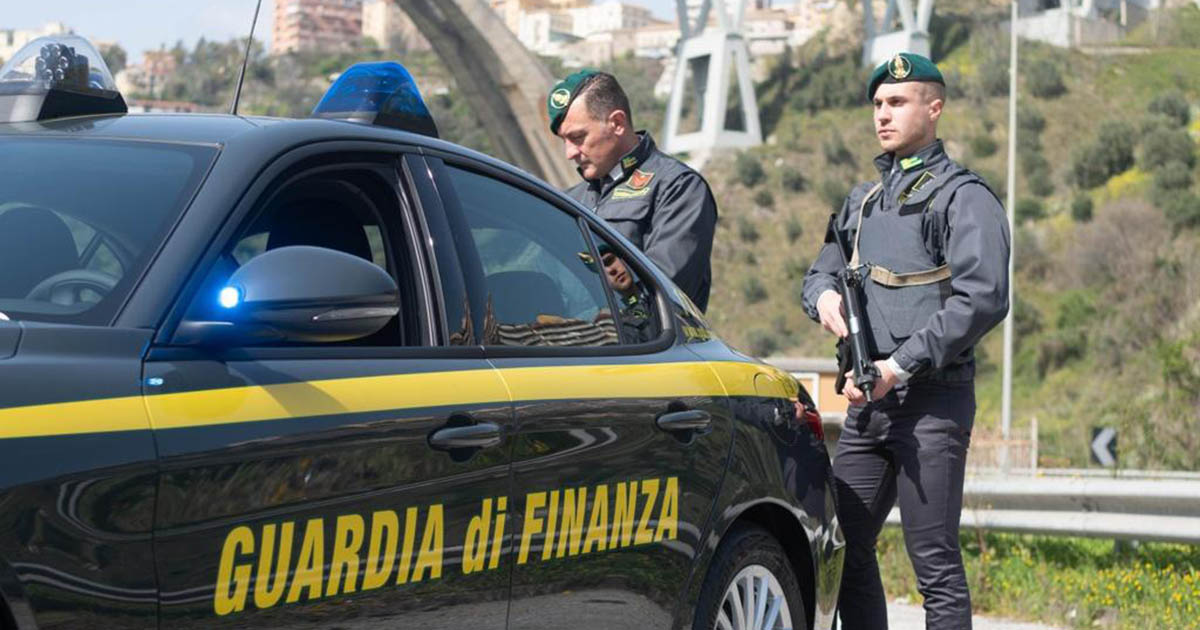 Villa San Giovanni, 18 kg di droga “camuffata” in lattine: arrestato 45enne