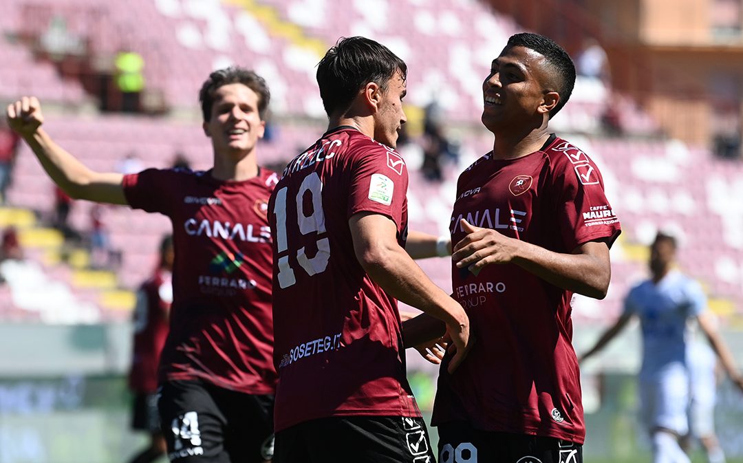 Strelec esulta con Rivas e Fabbian