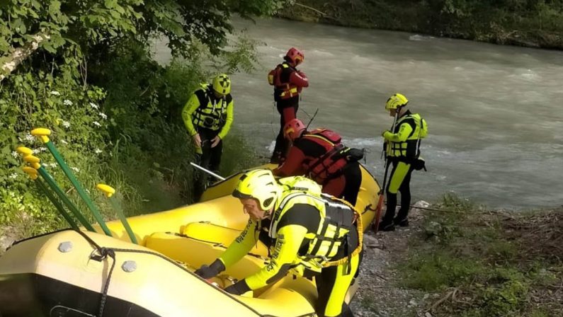 Va a rafting nel cosentino e cade in acqua, dispersa 18enne reggina