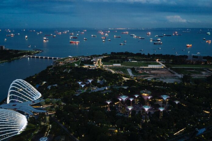 A Singapore per immortalare NeWater: il nuovo scatto sostenibile di Guindani per Banca Generali