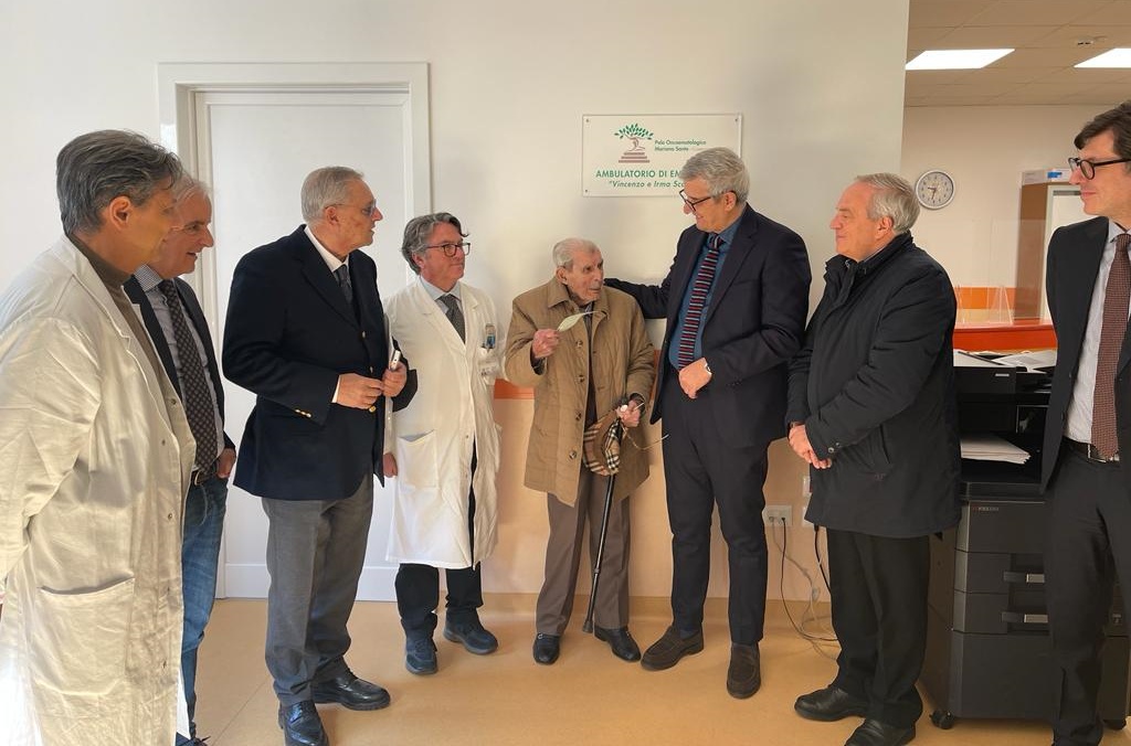 La consegna dell'assegno