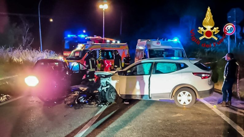 Incidente stradale nel Cosentino, un morto e quattro feriti
