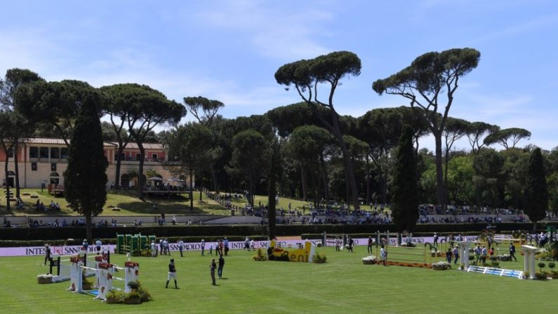 Piazza di Siena, Italia seconda nella Coppa delle Nazioni