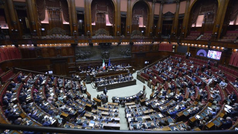 Dl Pa, via libera della Camera alla fiducia con 203 sì