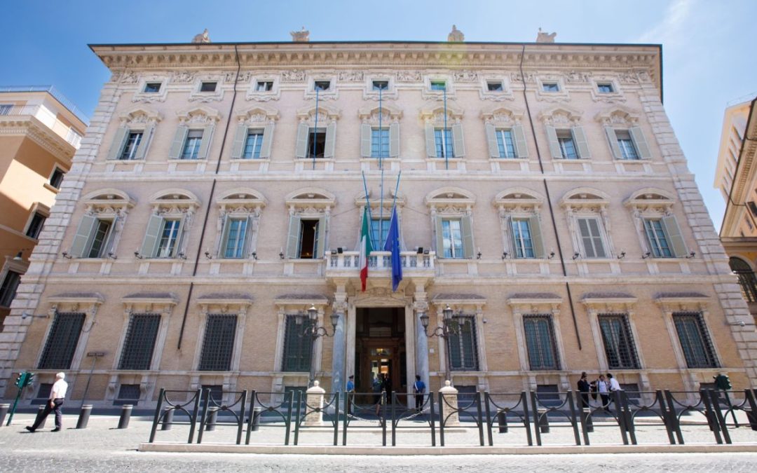 Bandiere a mezz’asta in Senato per Berlusconi