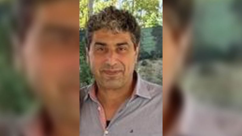 Ennesima tragedia nei campi, noto imprenditore muore ad Acri schiacciato dal trattore