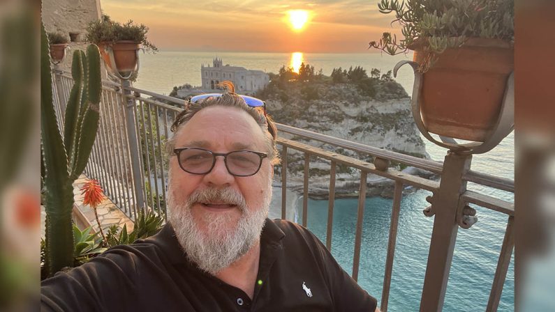 Il Quiz di Russell Crowe: Ischia? Taormina? No, Tropea in Calabria