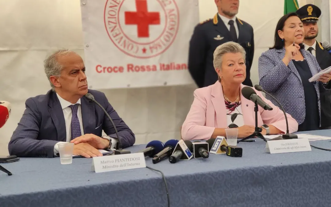 Piantedosi e Johansson a Lampedusa “Priorità lotta a trafficanti”
