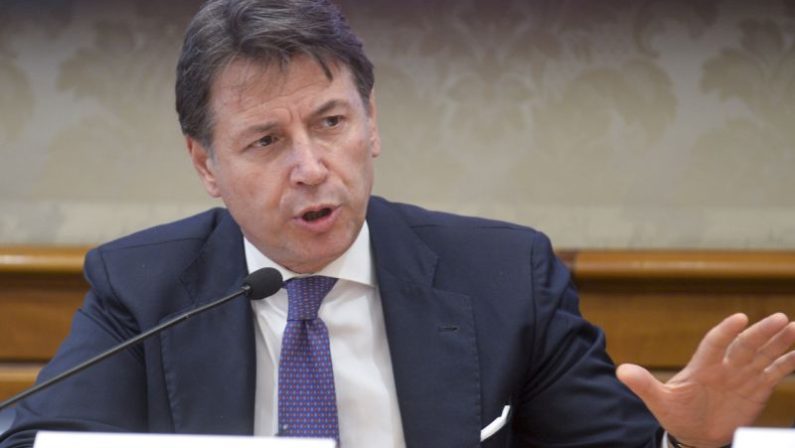 Covid, Conte “Commissione plotone d’esecuzione, è una farsa”