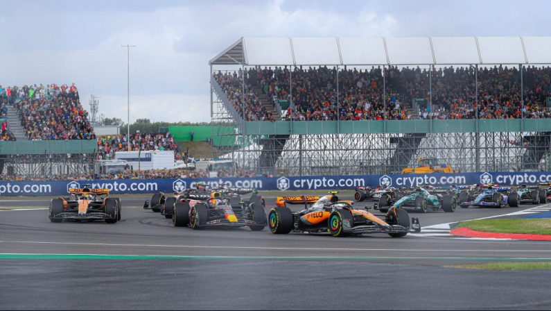 Formula 1, Silverstone 2023 va a Verstappen, Norris e Hamilton sul podio