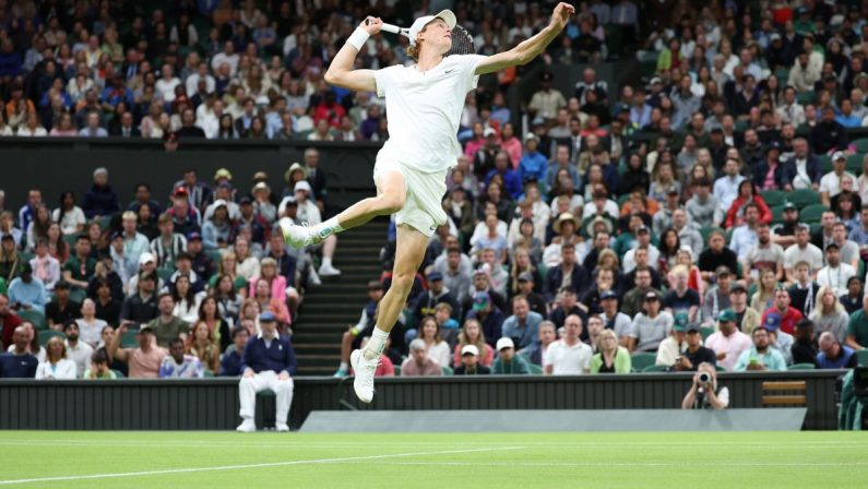 Sinner batte Safiullin e vola in semifinale a Wimbledon
