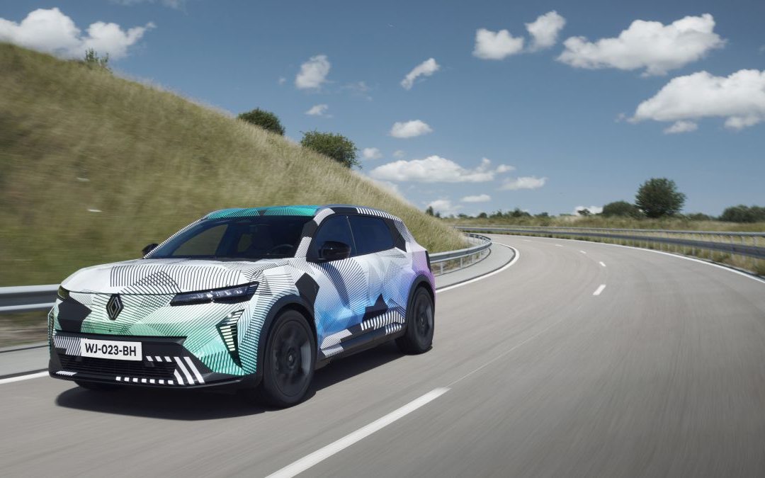 Prime immagini del nuovo Renault Scenic E-Tech Electric