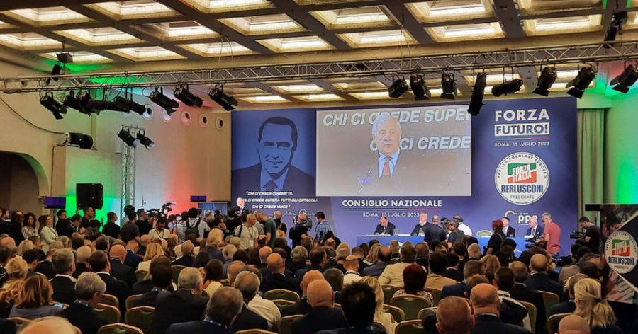 L'assemblea di Forza Italia che ha eletto Antonio Tajani segretario nazionale del Partito