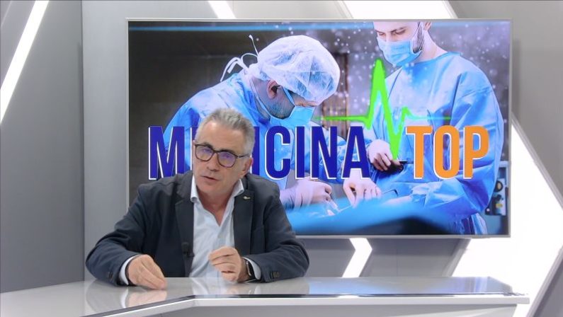 Allarme super batteri, Pregliasco “Usare meno gli antibiotici”