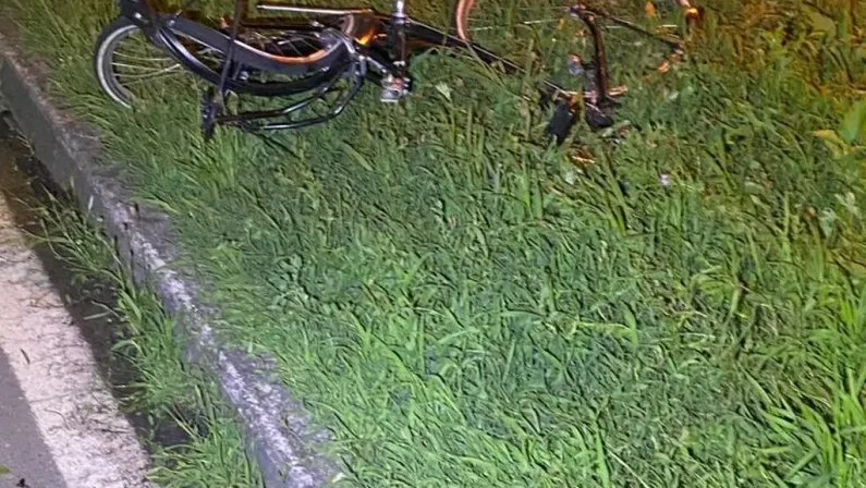 Travolge 2 ciclisti nel milanese e uno muore, arrestato