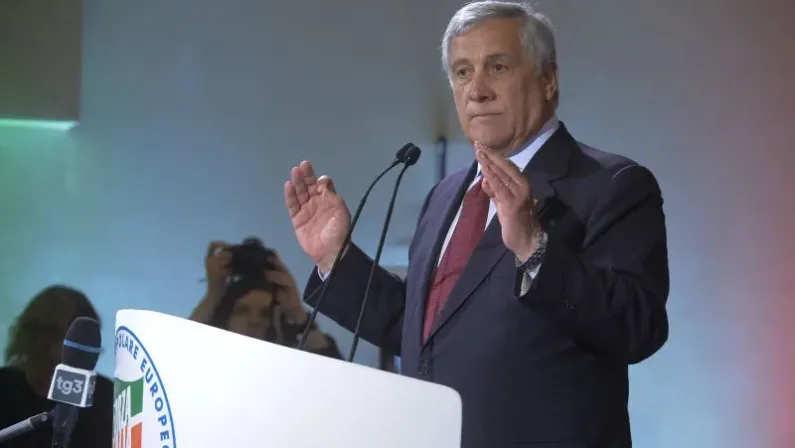 Ue, Tajani “Non si può governare con Le Pen o Afd”