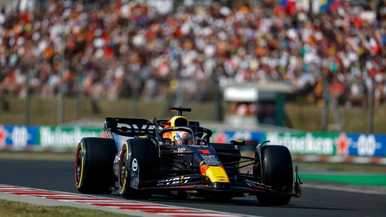 Verstappen vince anche in Ungheria, Ferrari lontane
