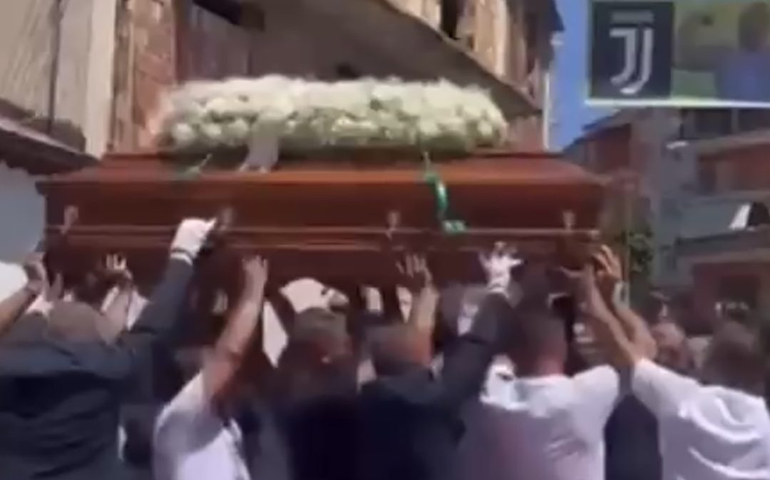 Un momento dei funerali di Rosario Curcio