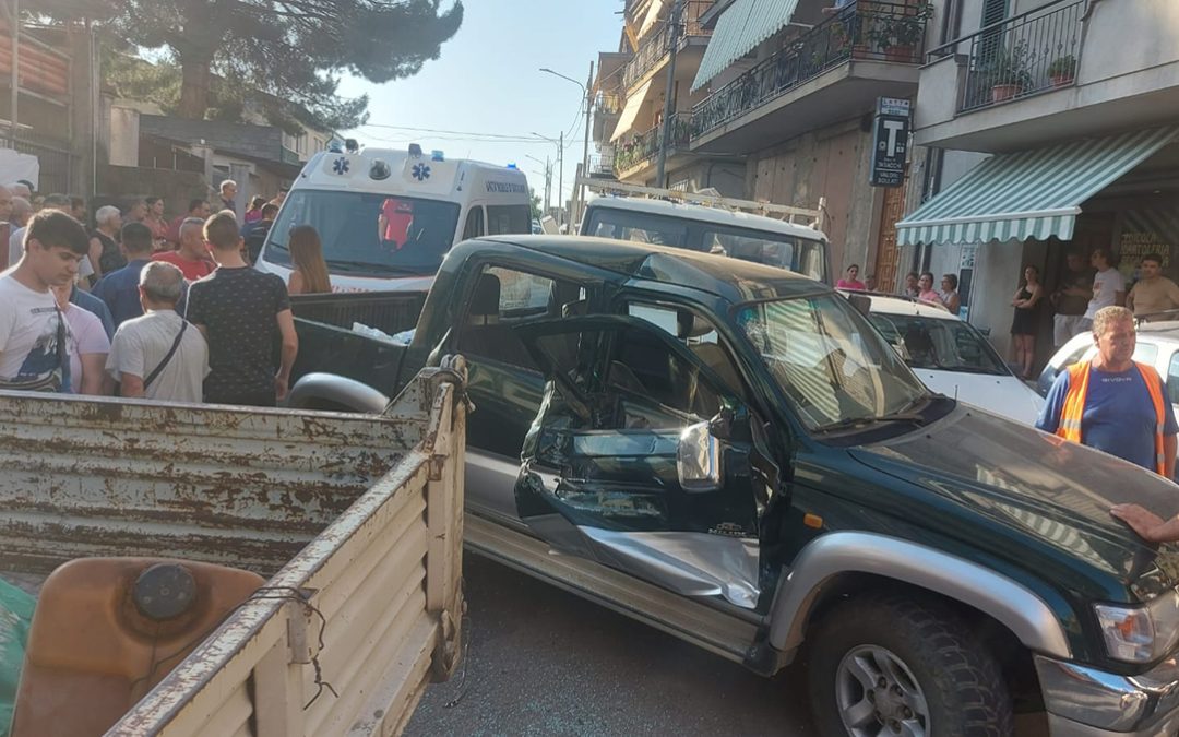 Uno dei mezzi coinvolti nell'incidente