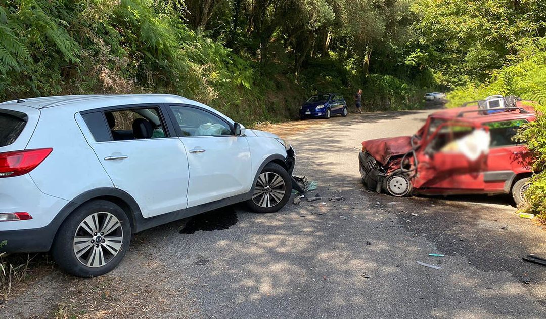 Tragedia a Gerocarne, scontro tra due auto, nell’incidente stradale morto un uomo