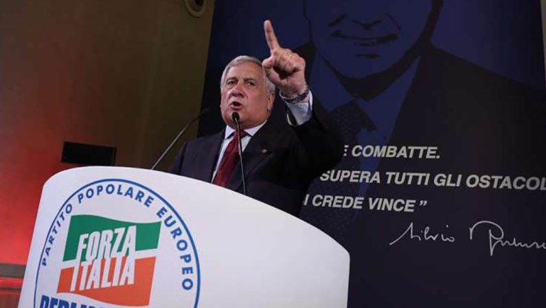 Tajani: «Forza Italia la pietra su cui poggia il sistema politico»