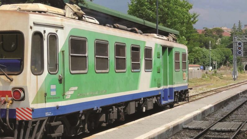 Linea ferroviaria Potenza-Avigliano: "Sui treni promesse mancate"