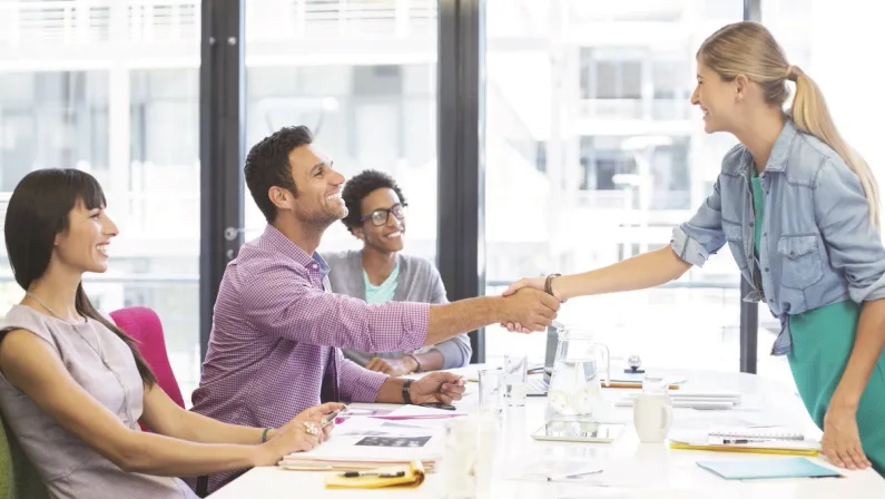 Estate alla ricerca del lavoro: è il momento per farsi notare