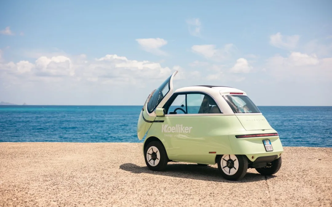 Microlino colora le spiagge di Riccione