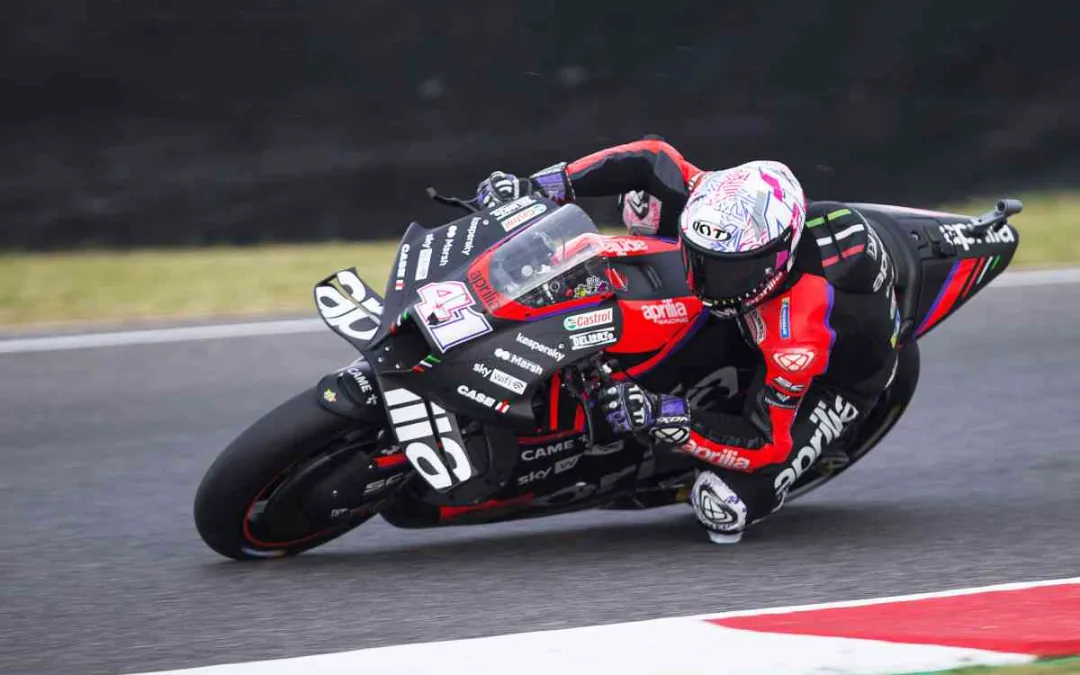Aleix Espargaro domina le seconde libere a Silverstone