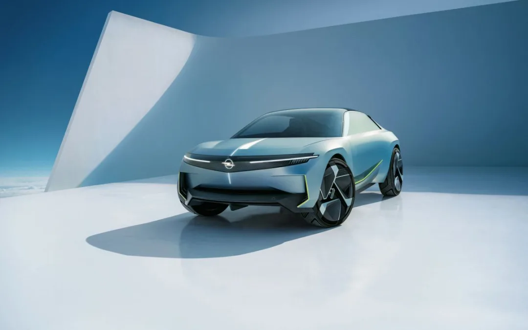 Con Experimental Opel offre una visione chiara del futuro del marchio