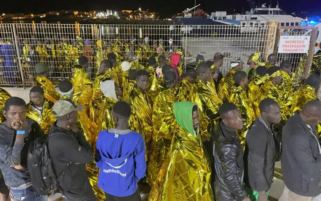 Un’altra notte di sbarchi di migranti a Lampedusa