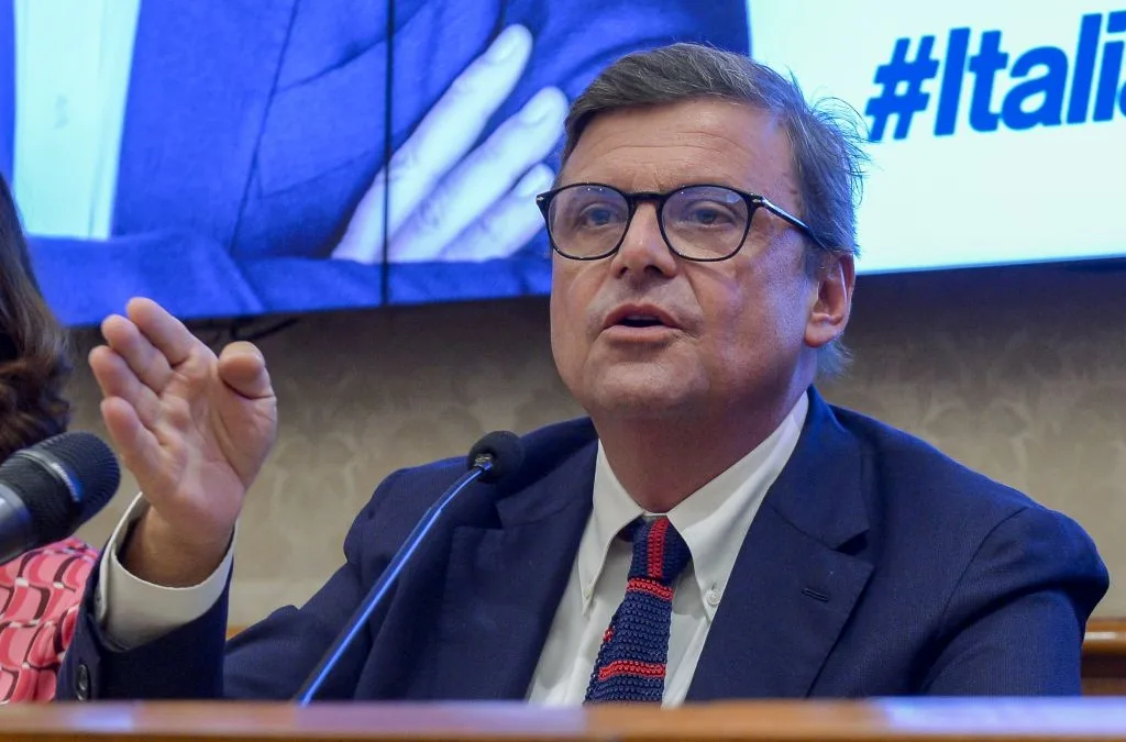Salario minimo, Calenda “Nessuno ha sbattuto la porta”