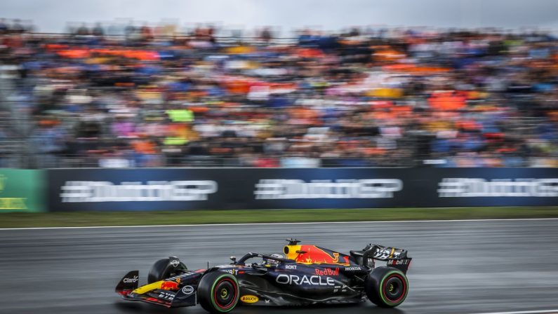 Verstappen pole anche in Olanda, Sainz in terza fila